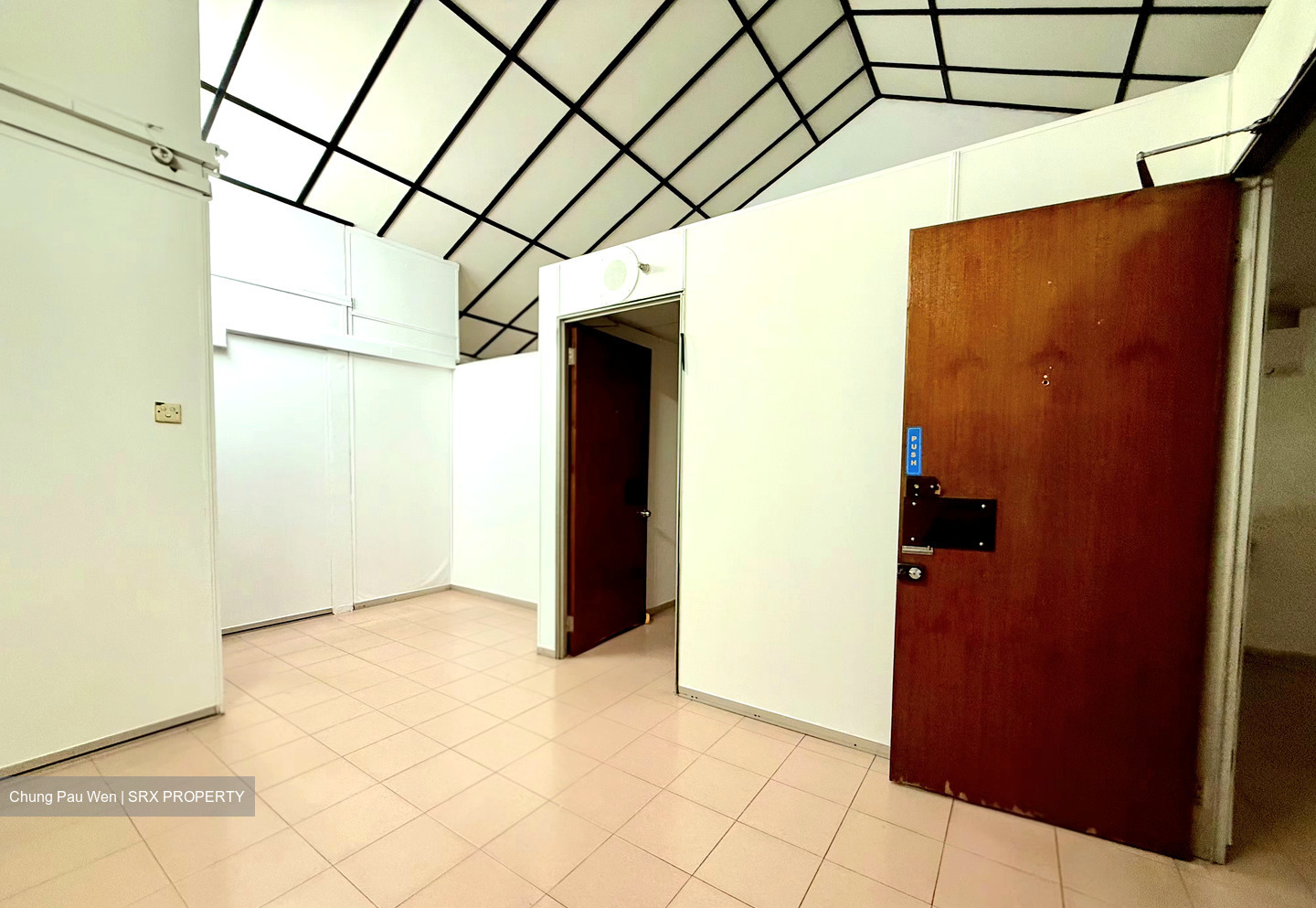 Jurong West Street 92 (D22), Shop House #584826561